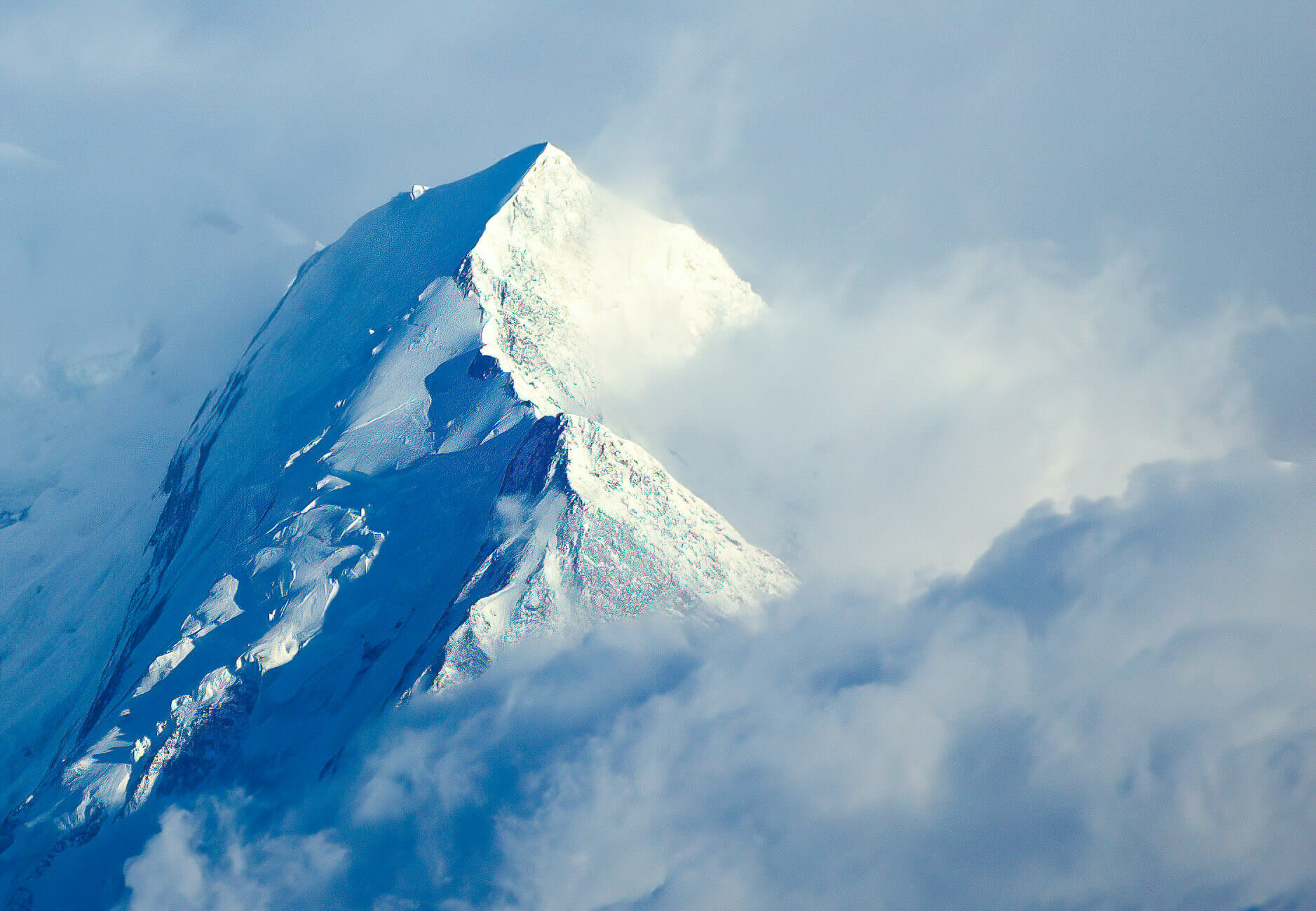 MT29 Mont Blanc dans les nuages